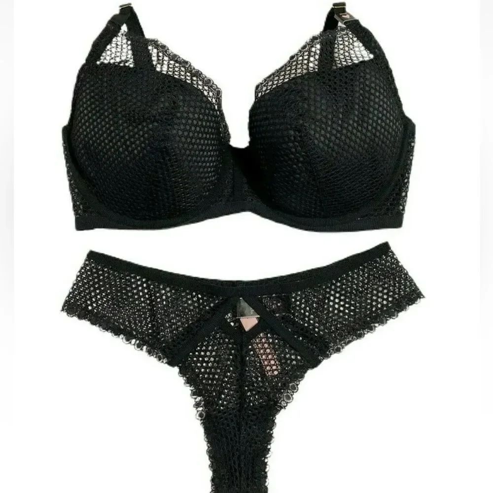 Victorias Secret FASHION SHOW Set Very Sexy Fishnet Plunge Padded Bra & Tanga